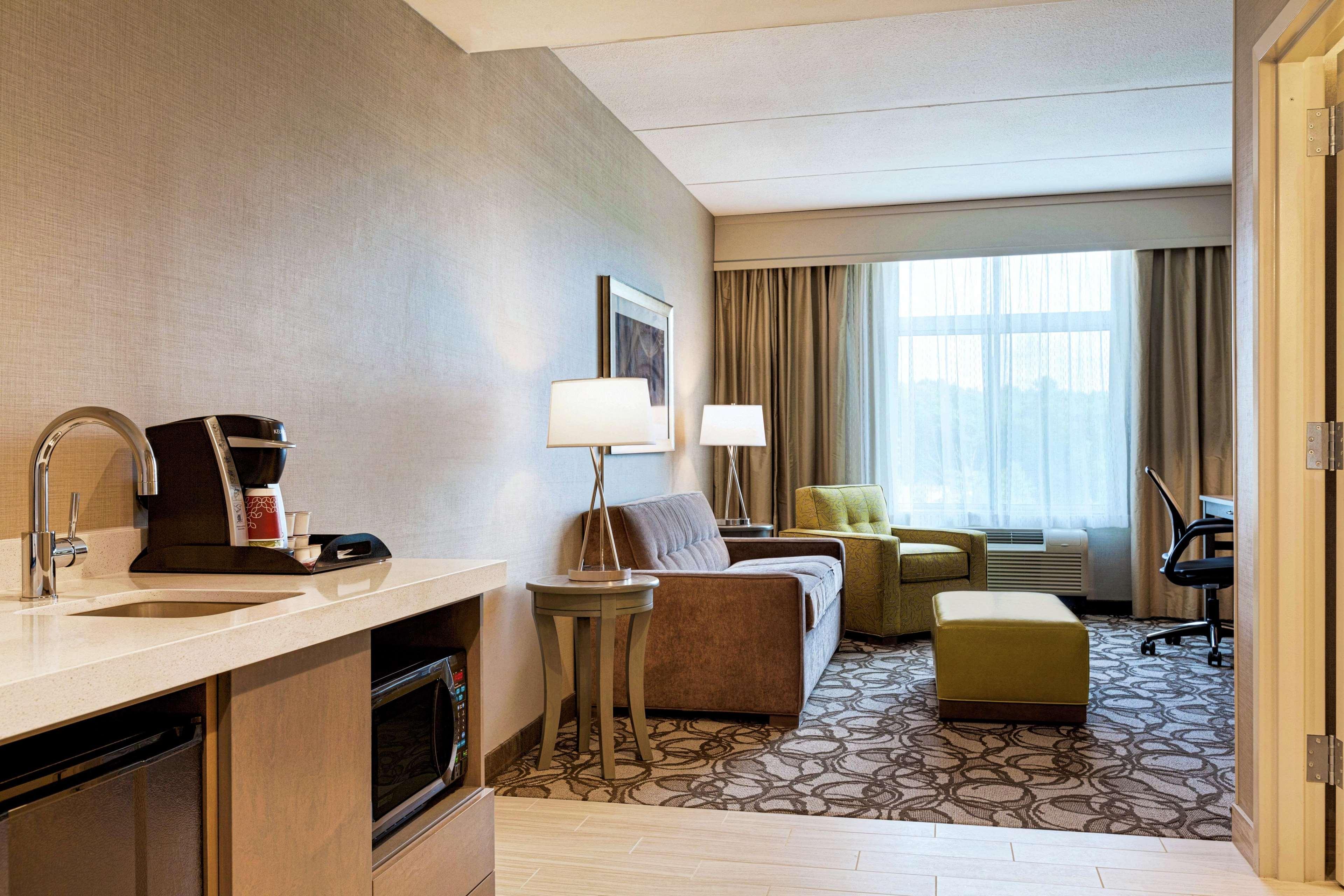 Hilton Garden Inn Lenox Питсфийлд Екстериор снимка