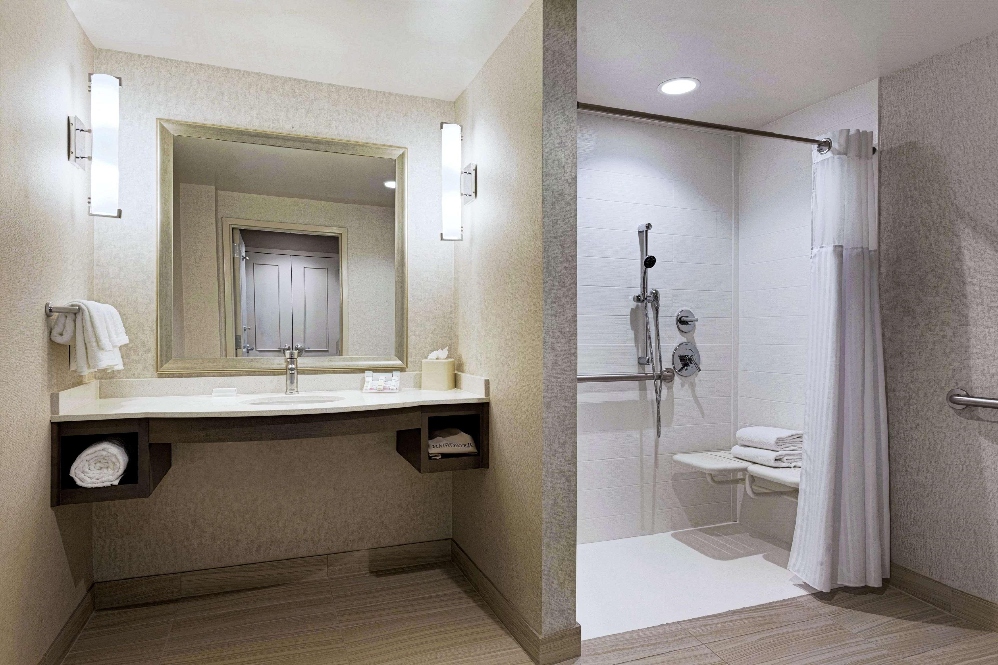 Hilton Garden Inn Lenox Питсфийлд Екстериор снимка