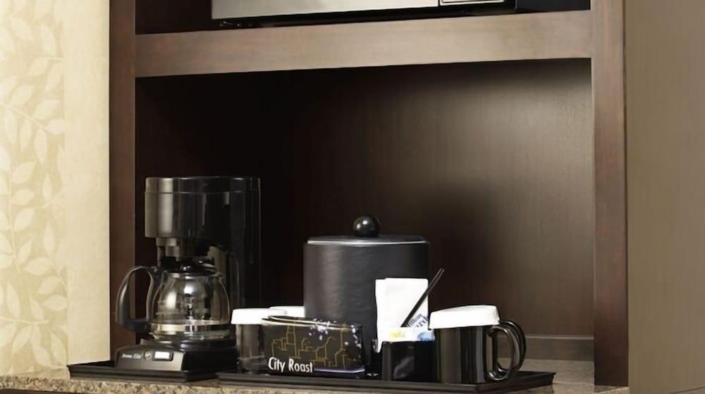 Hilton Garden Inn Lenox Питсфийлд Екстериор снимка