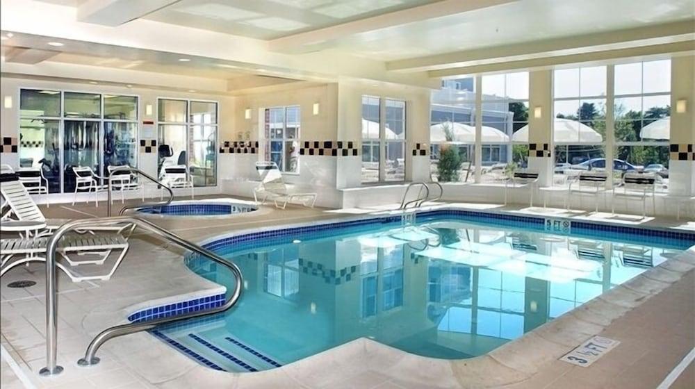 Hilton Garden Inn Lenox Питсфийлд Екстериор снимка