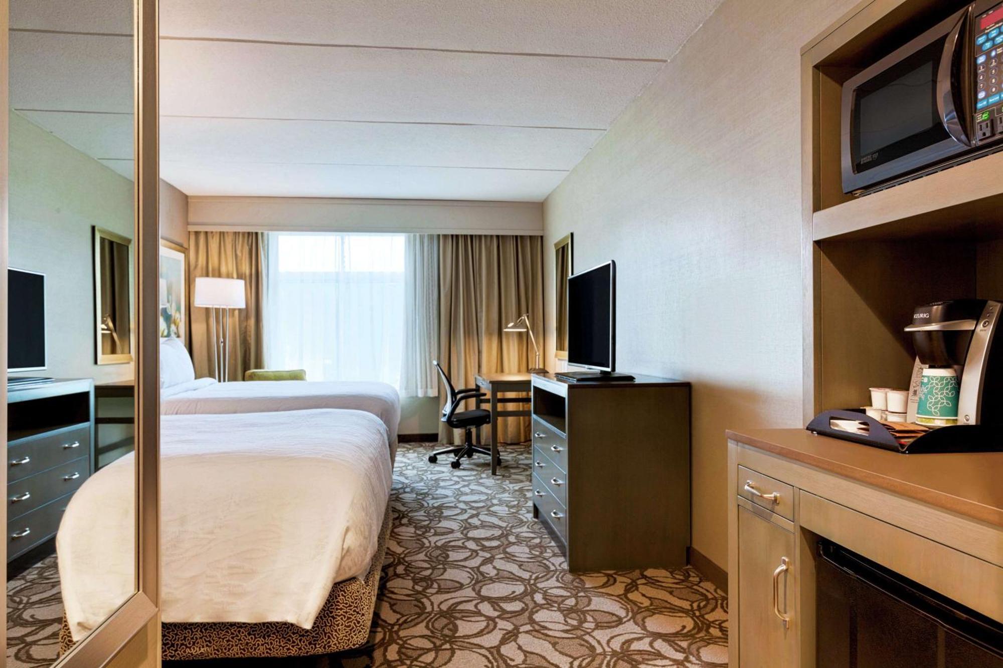 Hilton Garden Inn Lenox Питсфийлд Екстериор снимка