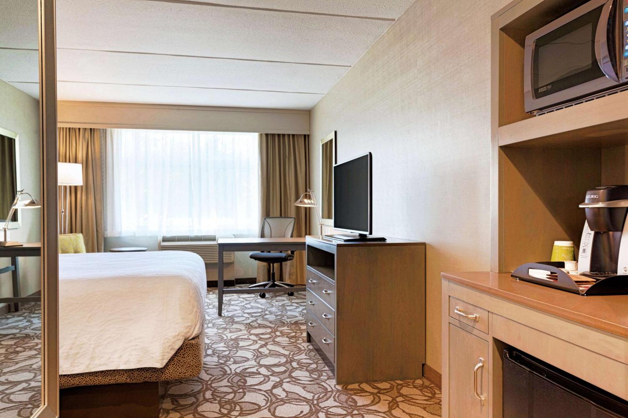Hilton Garden Inn Lenox Питсфийлд Екстериор снимка